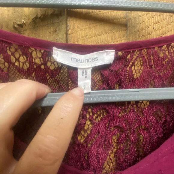 Maurices Burgundy Lace Yoke Long Sleeve Peasant Blouse Size 2 - Picture 5 of 9